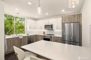 9230 Interlake Ave N, Seattle, WA 98103 - Photo 11