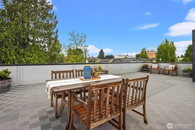 9230 Interlake Avenue N, Seattle, WA 98103 - Photo 25