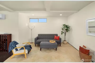9230 Interlake Avenue N, Seattle, WA 98103 - Photo 11