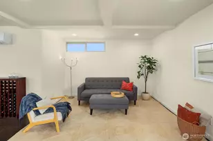 9230 Interlake Ave N, Seattle, WA 98103 - Photo 11
