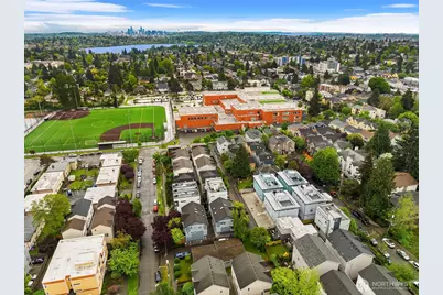 9230 Interlake Avenue N, Seattle, WA 98103 - Photo 29