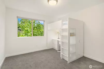 9230 Interlake Avenue N, Seattle, WA 98103 - Photo 19