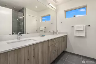 9230 Interlake Ave N, Seattle, WA 98103 - Photo 25