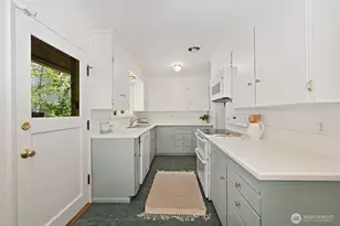 10801 12th Ave NE, Seattle, WA 98125 - Photo 13