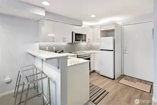 425 Vine St, Seattle, WA 98121 - Photo 5