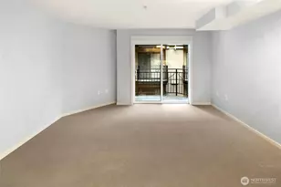 425 Vine St, Seattle, WA 98121 - Photo 13