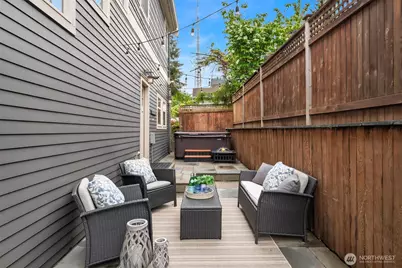159 Blaine Street, Seattle, WA 98109 - Photo 33