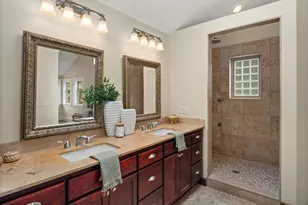159 Blaine St, Seattle, WA 98109 - Photo 25