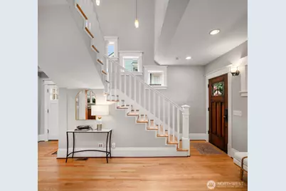 159 Blaine Street, Seattle, WA 98109 - Photo 5