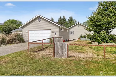 792 Island Circle SE, Ocean Shores, WA 98569 - Photo 5