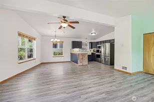 792 Island Cir SE, Ocean Shores, WA 98569 - Photo 9