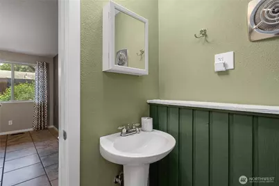 21030 7th Avenue S, Des Moines, WA 98198 - Photo 37