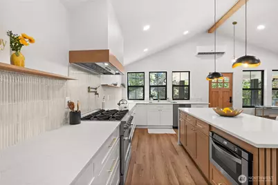 2212 N 46th Street, Seattle, WA 98103 - Photo 15