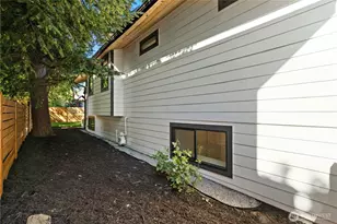 2212 N 46th St, Seattle, WA 98103 - Photo 37