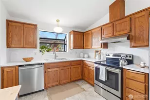 3519 NE 95th St, Seattle, WA 98115 - Photo 7