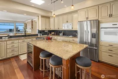 111 Main Street #203, Edmonds, WA 98020 - Photo 17