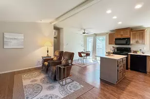 18425 NE 95th St, Redmond, WA 98052 - Photo 7