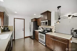 9801 Ramsay Ct SE, Yelm, WA 98597 - Photo 7