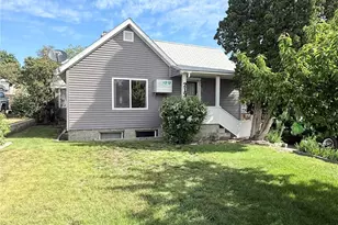 213 Bartlett Ave E, Omak, WA 98841 - Photo 1