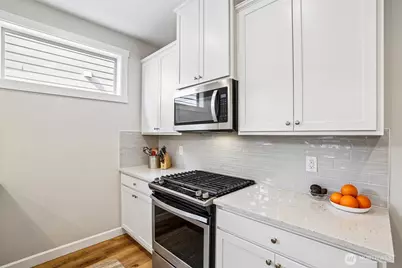 13715 NW 7th Place, Vancouver, WA 98685 - Photo 11