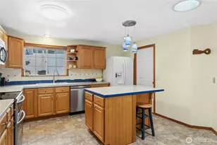 18204 59th Pl W, Lynnwood, WA 98037 - Photo 7