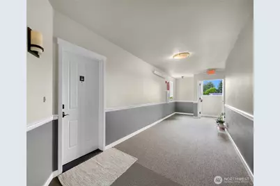 212 W Maberry Dr. #201, Lynden, WA 98264 - Photo 3