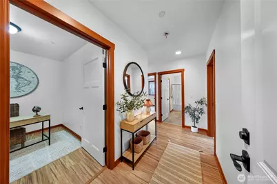 212 W Maberry Dr. #201, Lynden, WA 98264 - Photo 5