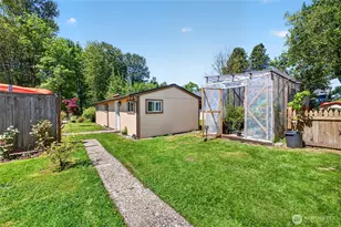 10612 Waller Rd E, Tacoma, WA 98446 - Photo 21