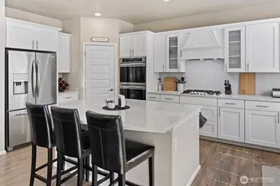 17525 Crossing Drive E, Puyallup, WA 98374 - Photo 9