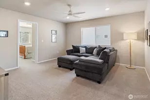 17525 Crossing Dr E, Puyallup, WA 98374 - Photo 25
