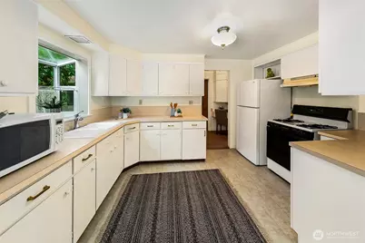 15545 8th Avenue NE, Shoreline, WA 98155 - Photo 7