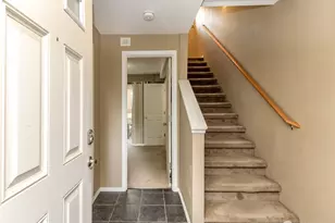 2816 SW Adams St, Seattle, WA 98126 - Photo 3