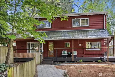 15749 Wallingford Avenue N, Shoreline, WA 98133 - Photo 3
