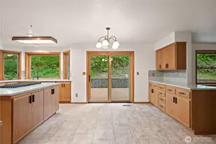 165 Tanglewood Dr, Longview, WA 98632 - Photo 17