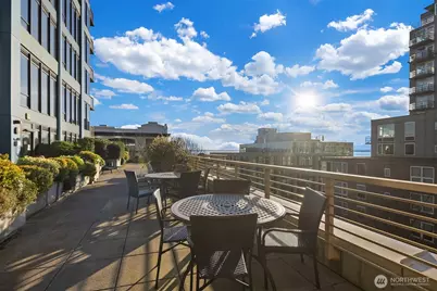2716 Elliott #402, Seattle, WA 98121 - Photo 27