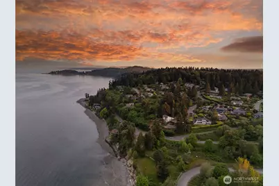 10879 Bill Point Circle NE, Bainbridge Island, WA 98110 - Photo 3