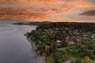 10879 Bill Point Cir NE, Bainbridge Island, WA 98110 - Photo 3