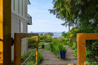 10879 Bill Point Circle NE, Bainbridge Island, WA 98110 - Photo 29