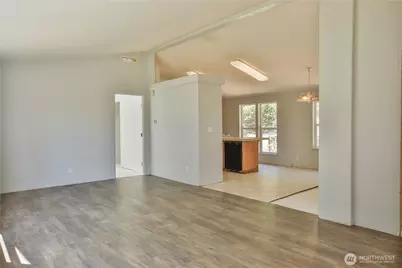 4717 Hansen Drive, Clinton, WA 98236 - Photo 3