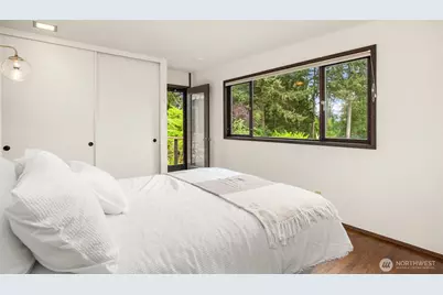 14517 Henderson Road NE, Bainbridge Island, WA 98110 - Photo 17