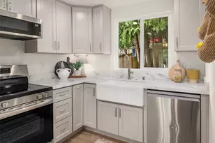 12517 22nd Ave NE, Seattle, WA 98125 - Photo 3