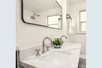 12517 22nd Avenue NE, Seattle, WA 98125 - Photo 21