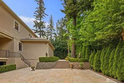 2010 222nd Avenue SE, Sammamish, WA 98075 - Photo 31