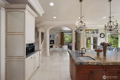 2010 222nd Avenue SE, Sammamish, WA 98075 - Photo 11
