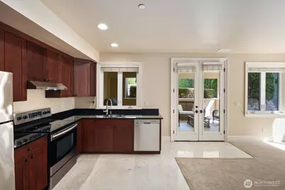 2010 222nd Avenue SE, Sammamish, WA 98075 - Photo 27