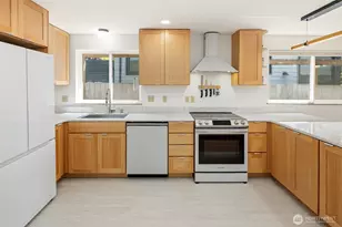 520 N 79th St, Seattle, WA 98103 - Photo 15
