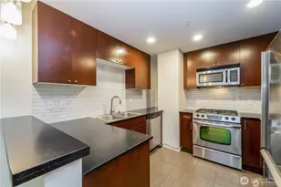 81 Clay St, Seattle, WA 98121 - Photo 3