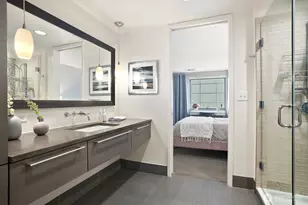 820 Blanchard St, Seattle, WA 98121 - Photo 15