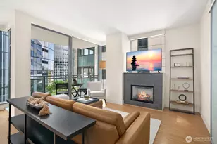 820 Blanchard St, Seattle, WA 98121 - Photo 9