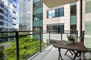 820 Blanchard St, Seattle, WA 98121 - Photo 11